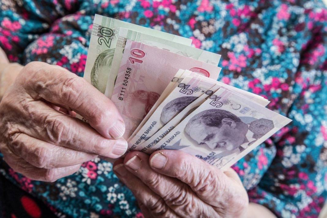 En düşük emekli maaşı ne kadar olacak? Kulislerden sızdı 17